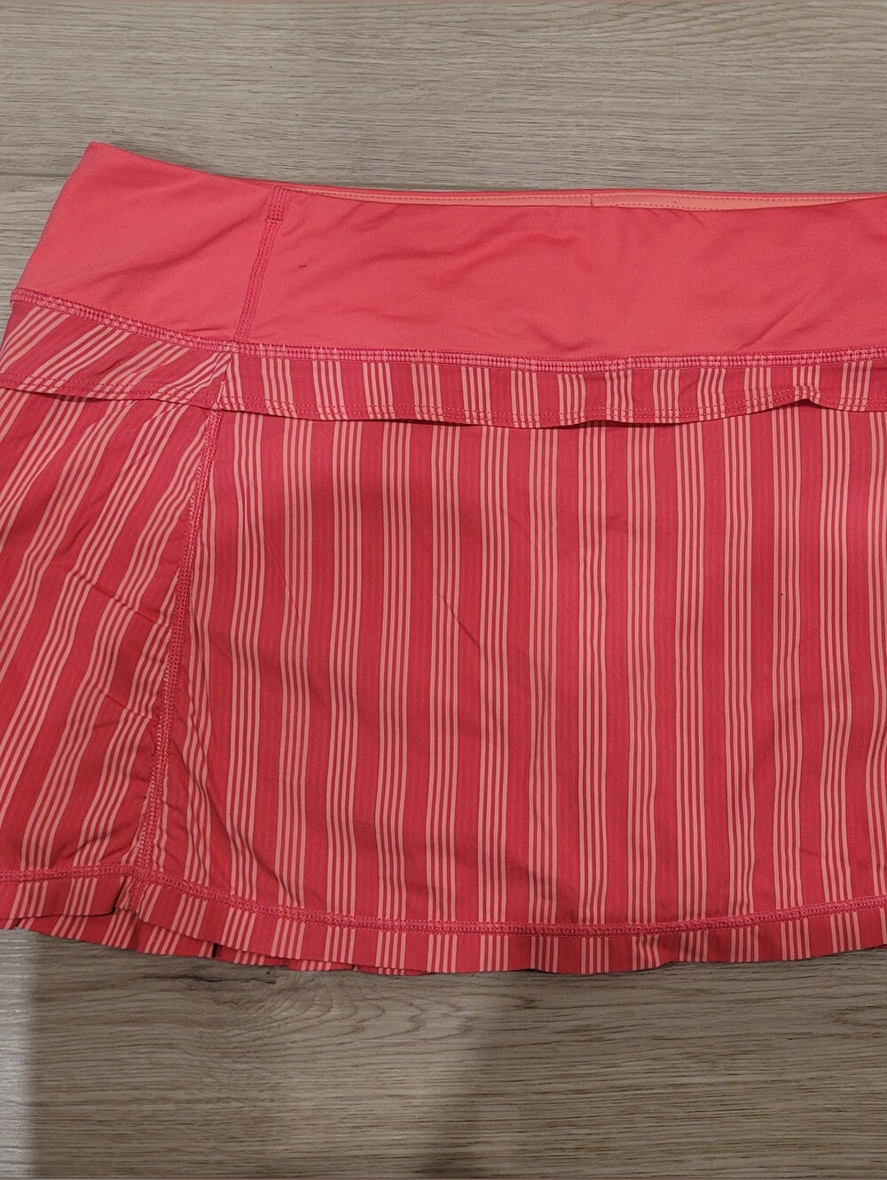Lululemon Women 10 Coral Striped Athletic Pace Runner Skort